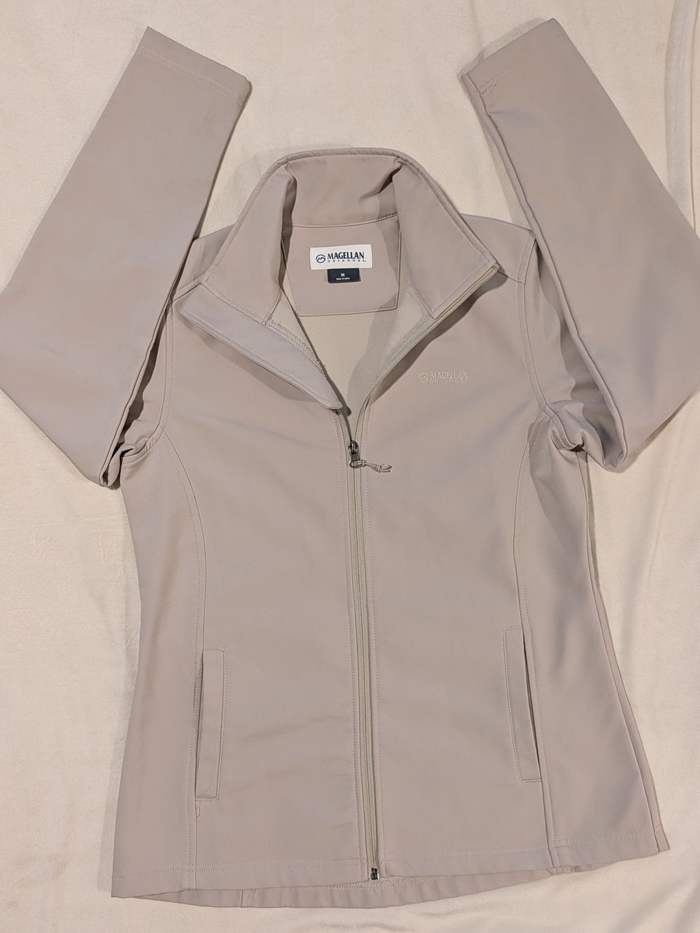 Magellan Outdoors Women's Taupe Zip-Front Softshell Jacket